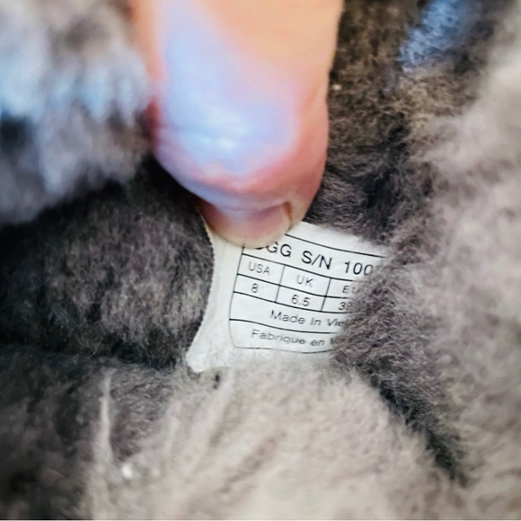 UGG Bailey Bow Gray/Taupe Genuine
Shearling Suede Tall Boots Women's Sz 8 - Picture 7 of 10